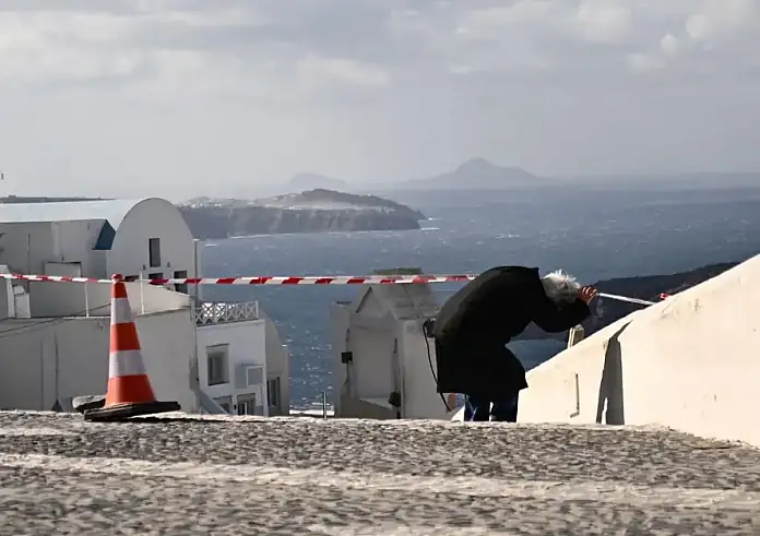 Σαντορίνη: Διίστανται οι απόψεις των επιστημόνων για την εξέλιξη του σεισμού