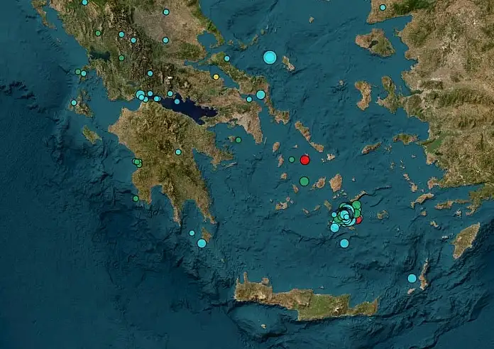 Μπαράζ σεισμών στην Αμοργό - Έγιναν 5  επιφανειακοί σεισμοί πάνω από 4 Ρίχτερ σε 25 λεπτά. Δείτε live πού κάνει σεισμό