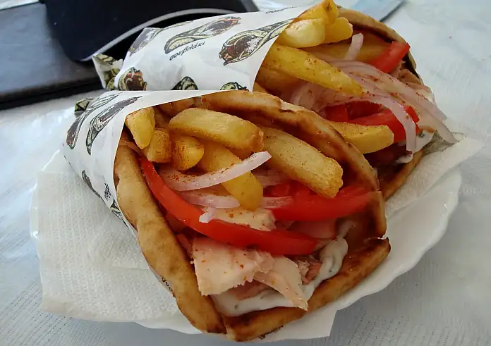 Σουβλάκια: Τι να τρώτε μετά για να μην παχύνετε
