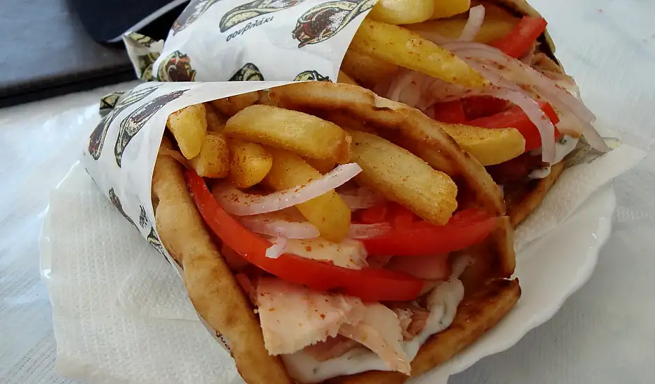 Σουβλάκια: Τι να τρώτε μετά για να μην παχύνετε