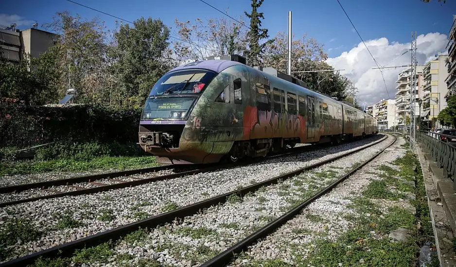 Σεπόλια: Δικογραφία σε βάρος του φύλακα της διάβασης για τις «ανοιχτές» μπάρες την ώρα που περνούσε τρένο