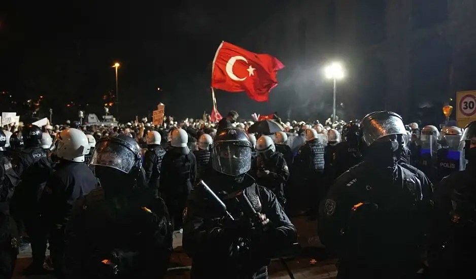 Ανάλυση Guardian: Μπούμερανγκ για τον Ερντογάν η φυλάκιση Ιμάμογλου;