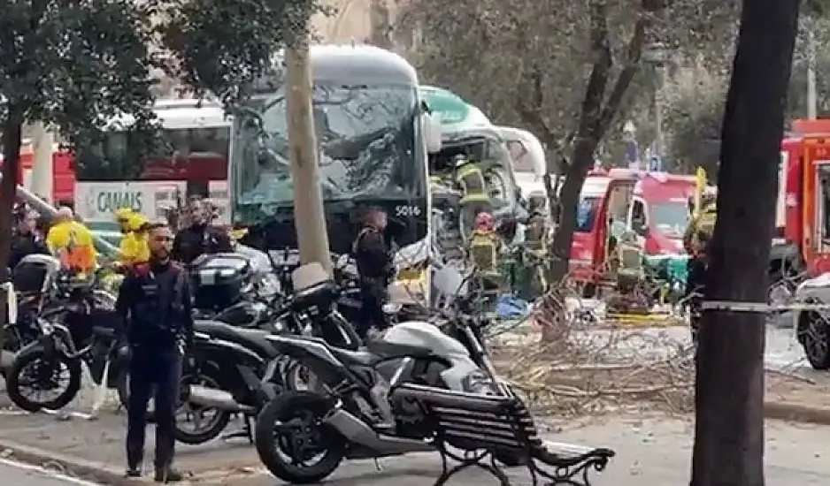 Βαρκελώνη: Σύγκρουση δύο λεωφορείων με τουρίστες – Πάνω από 50 τραυματίες