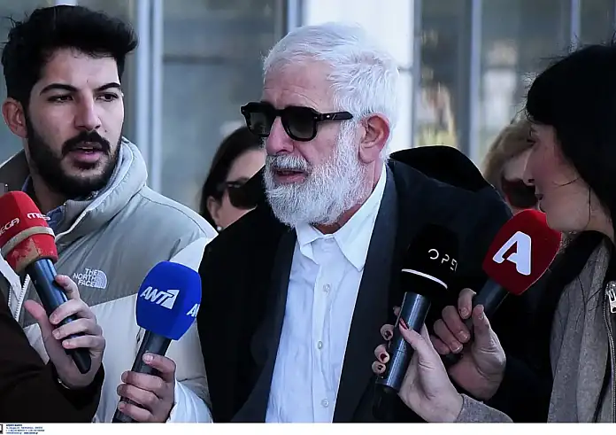 Ένταση ανάμεσα στον Φιλιππίδη και τον Μπιμπίλα: «Είχατε καταγγελία για ανήλικο και τη σκίσατε;» – «Δεν ντρέπεσαι να τα λες αυτά;»