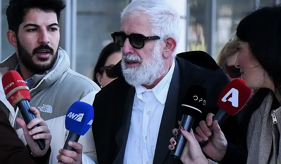 Ένταση ανάμεσα στον Φιλιππίδη και τον Μπιμπίλα: «Είχατε καταγγελία για ανήλικο και τη σκίσατε;» – «Δεν ντρέπεσαι να τα λες αυτά;»