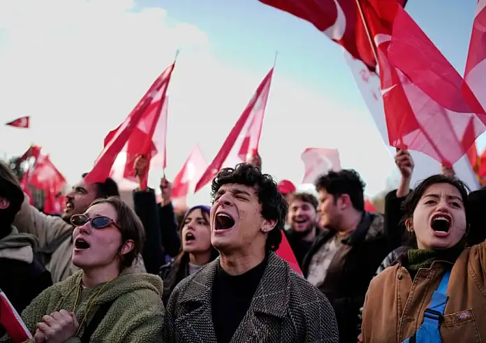 Τουρκία: Προφυλάκιση Ιμάμογλου ζητούν οι εισαγγελείς εν μέσω έντασης και επεισοδίων
