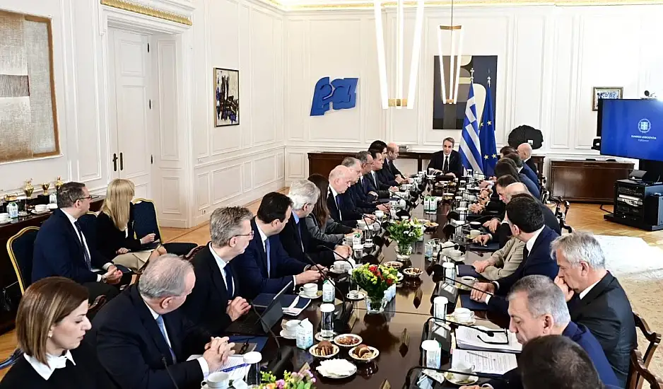 Αντίστροφη μέτρηση για τον ανασχηματισμό, τα σενάρια για τα πρόσωπα – Πολιτική αντιπαράθεση