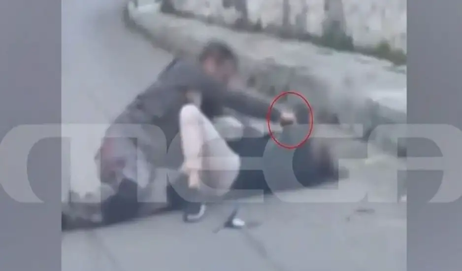 Χαλκίδα: Σοκαριστικό βίντεο με τη δολοφονία του 43χρονου ξυλουργού - Τον έσφαξε στον δρόμο (Σκληρές εικόνες)