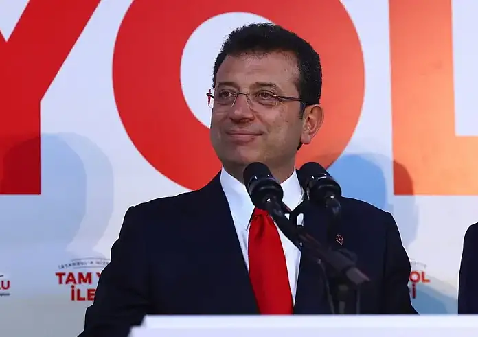 Ιμάμογλου: Μεταφέρθηκε στη φυλακή και μιλά για «προδοσία κατά της Τουρκίας» – Ανεστάλη η ιδιότητά του ως δήμαρχος