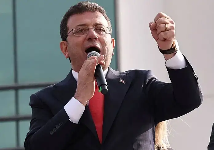 Εκρέμ Ιμάμογλου: Δεν θα λυγίσω ποτέ – Η πρώτη του ανάρτηση μετά την προφυλάκιση