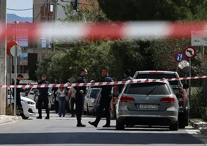 Κάρφωσε το κατσαβίδι στο μάτι 50χρονου: Νέα στοιχεία για τον 51χρονο που επιτέθηκε σε επιβάτη λεωφορείου και αστυνομικούς