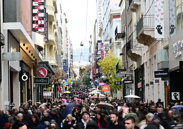 Απαισιόδοξοι 6 στους 10 επαγγελματίες για το 2025 - Απογοήτευση για την εκπτωτική περίοδο, φόρους και ενέργεια
