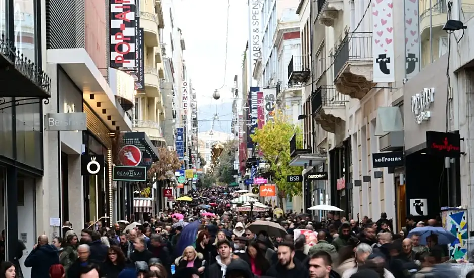 Απαισιόδοξοι 6 στους 10 επαγγελματίες για το 2025 - Απογοήτευση για την εκπτωτική περίοδο, φόρους και ενέργεια