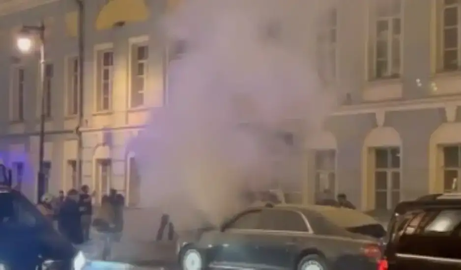 Μόσχα: Πολυτελής λιμουζίνα του Πούτιν τυλίχθηκε στις φλόγες