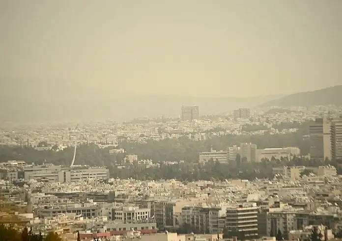 Ομίχλη στα νότια προάστια της Αττικής – Η εξήγηση του Κολυδά
