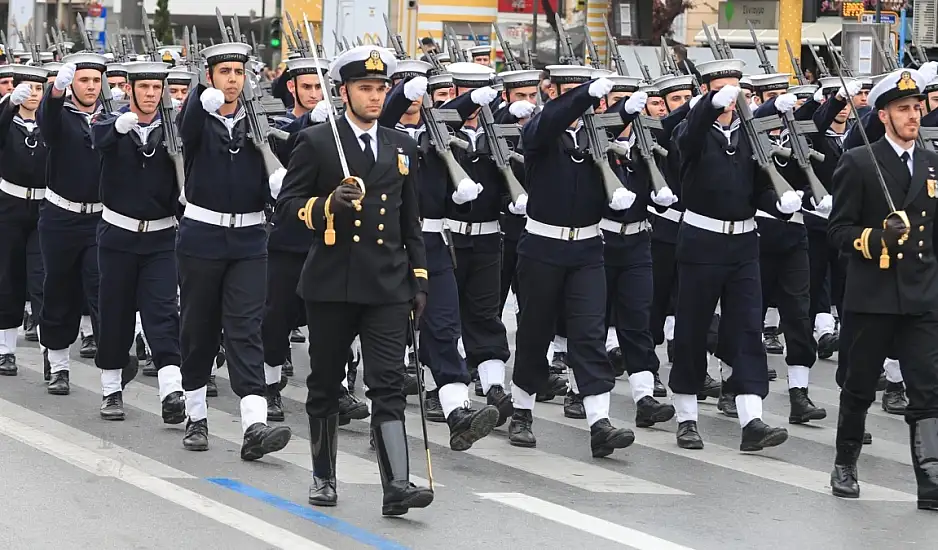 Παρέλαση: Αντίδραση της Τουρκίας για τα υβριστικά συνθήματα, «η πρόκληση δεν θα μείνει αναπάντητη» – Πλεύρης: Δεν με ενόχλησε καθόλου