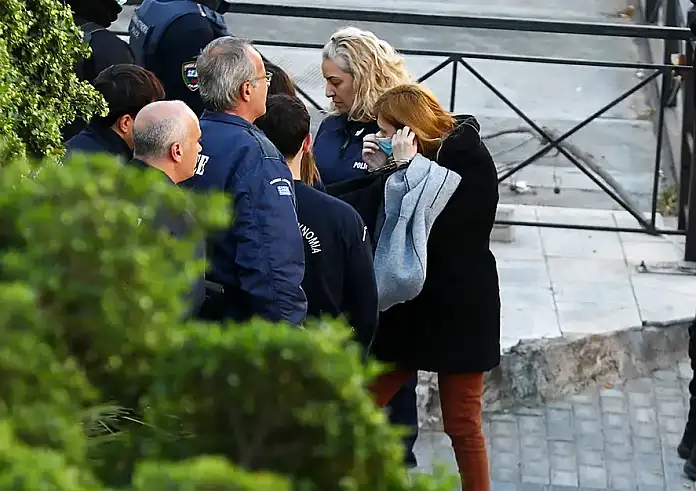 Ρούλα Πισπιρίγκου: Ένοχη με δις ισόβια. Με τις φωτογραφίες των παιδιών της στα χέρια άκουσε την ποινή
