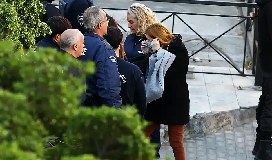 Ρούλα Πισπιρίγκου: Ένοχη με δις ισόβια. Με τις φωτογραφίες των παιδιών της στα χέρια άκουσε την ποινή