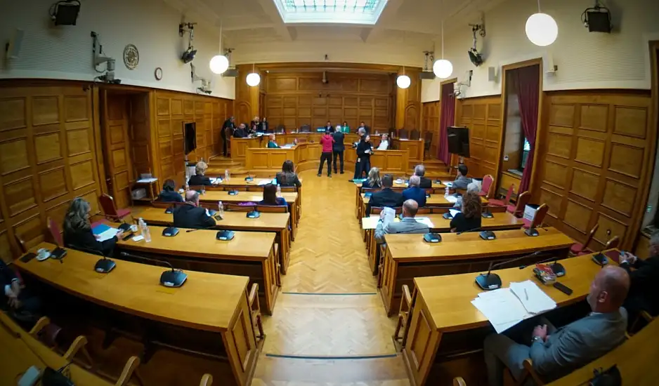 Ένταση στην προανακριτική για Τριαντόπουλο: Να συνεχιστεί κανονικά ζητάει η αντιπολίτευση, καταγγέλει νέα συγκάλυψη