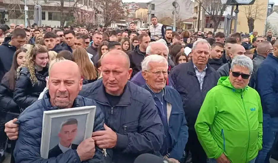 Βόρεια Μακεδονία: Παραιτήθηκε ο δήμαρχος του Κότσανι - Συλλαλητήρια για τους 59 νεκρούς στο κλαμπ «Pulse»