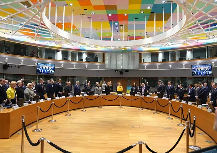 Politico: Μόλις 15 λεπτά μίλησαν οι Ευρωπαίοι για την Ουκρανία - Ο Ζελένσκι πήρε αγκαλιές αλλά όχι δεσμεύσεις