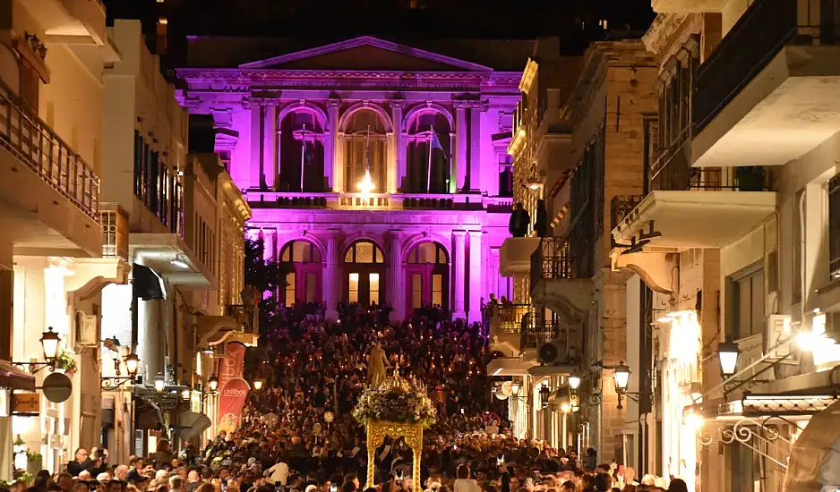 Πάσχα: Ταξίδια στην Ελλάδα με ελκυστικές τιμές της τελευταίας στιγμής
