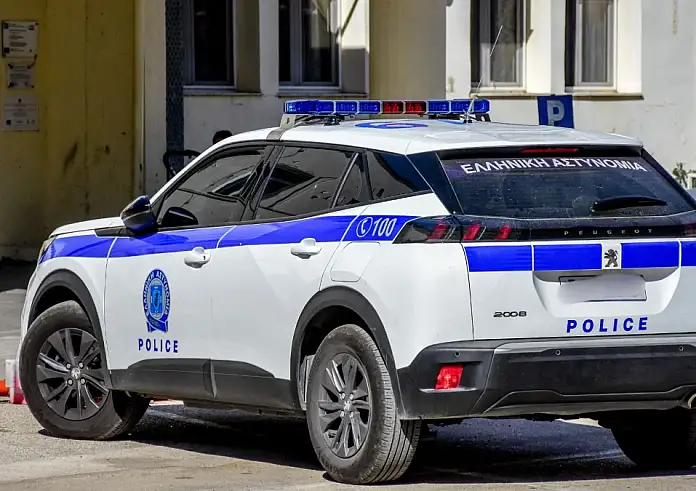 Μενίδι: Ηλικιωμένος έσπρωξε και σκότωσε τη σύζυγό του