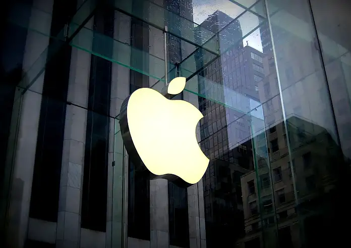 Η Apple μετέφερε αεροπορικώς 600 τόνους iPhone από την Ινδία για να παρακάμψει τους δασμούς