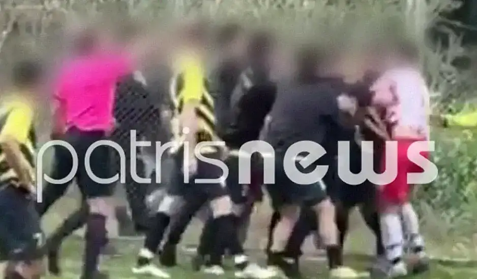 Ηλεία: Χάος και άγρια επεισόδια σε τοπικό αγώνα ποδοσφαίρου – Μπούκαραν στο γήπεδο και χτύπησαν παίκτες