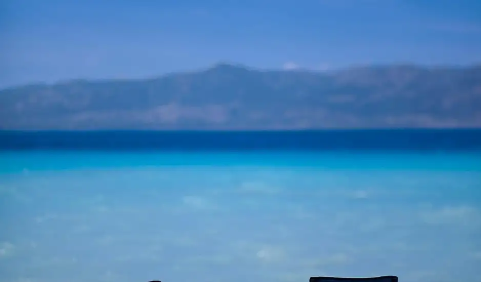 Χαλκιδική: Έβαλαν λουκέτο σε beach bar αλλά μέσα σε λίγες ώρες άνοιξε εκ νέου