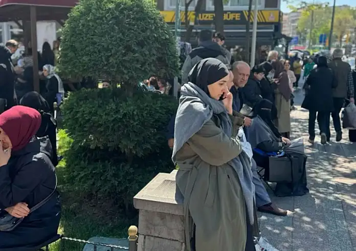 Κωνσταντινούπολη: Οι σεισμοί σπέρνουν τον πανικό - Στους δρόμους οι κάτοικοι - Ξυπνούν μνήμες του παρελθόντος