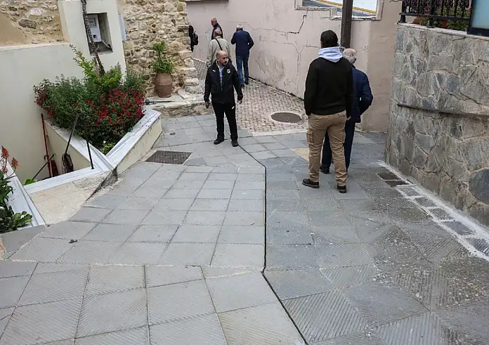 Βούτες Ηρακλείου: «Επικίνδυνο φαινόμενο - Ό,τι είναι να γίνει θα γίνει τις επόμενες 4 ημέρες» εξηγεί ο καθηγητής Ζεληλίδης