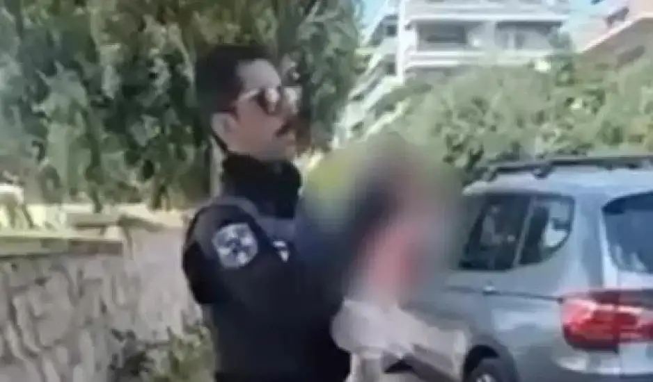 Άλιμος: Καταδικάστηκε σε φυλάκιση 2 χρόνων η γιαγιά που έδωσε το βρέφος σε άγνωστο άνδρα – Τα σενάρια
