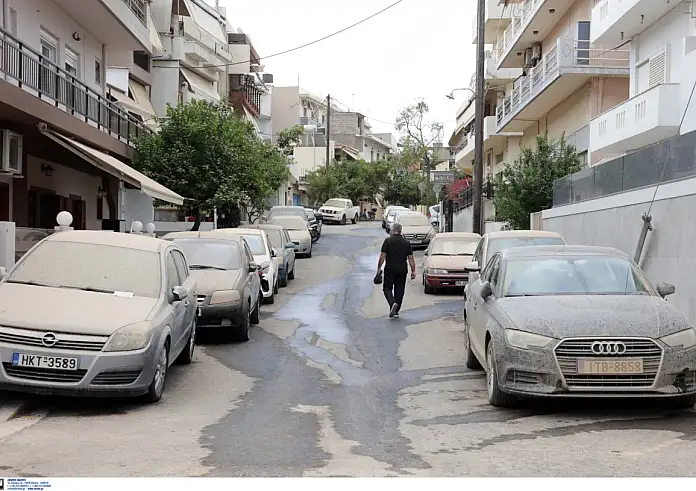 Πνίγηκε από την αφρικανική σκόνη το Ηράκλειο: Έπεσαν 21 κιλά ανά στρέμμα μόνο την Κυριακή