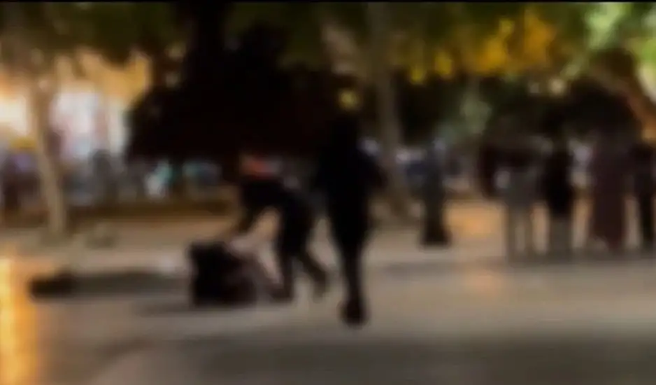 Θεσσαλονίκη: Άγριο ξύλο μεταξύ 14χρονων κοριτσιών – Σοκάρει το βίντεο ντοκουμέντο