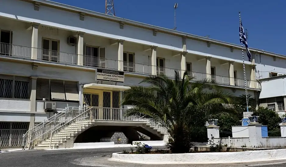 Κορυδαλλός: Αλβανός κακοποιός κράτησε αιχμάλωτους σωφρονιστικούς
