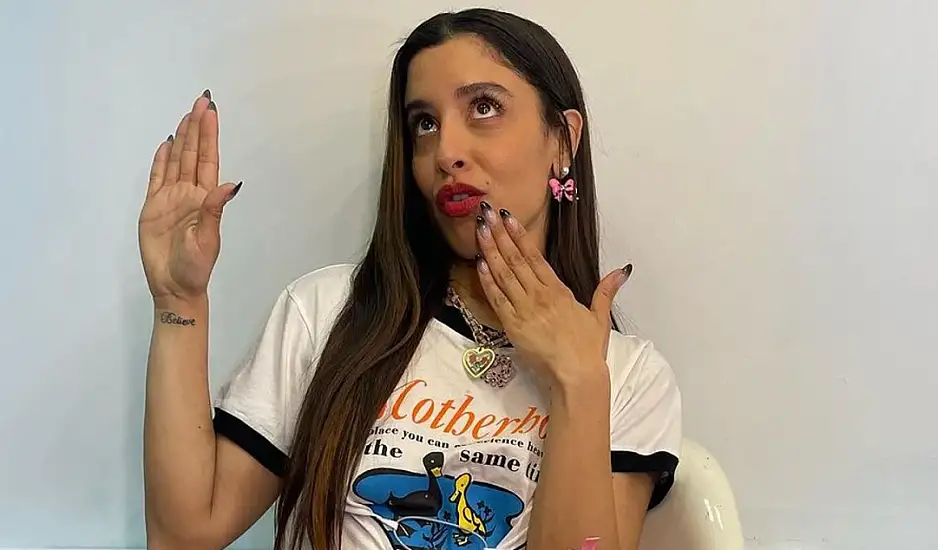 Eurovision 2025 – Μαρίνα Σάττι: Το επεισόδιο με Ισραηλινό δημοσιογράφο – Τα ειρωνικά σχόλια και οι ωτοασπίδες