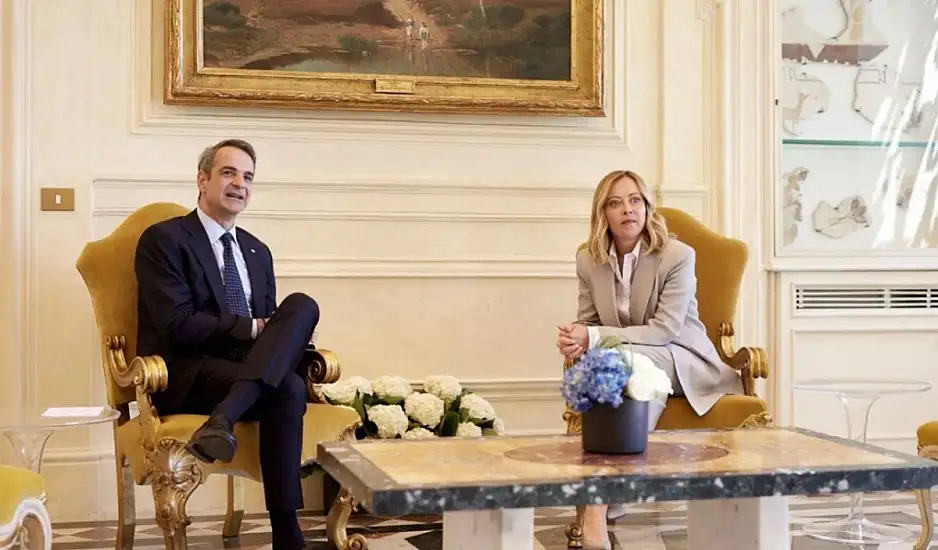Μητσοτάκης - Μελόνι: Deal με την Ιταλία για επενδύσεις 360 εκατ. σε νέα τρένα και αμαξοστάσια - Μνημόνιο και για την ηλεκτρική διασύνδεση