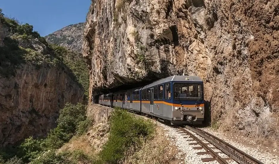 Καλάβρυτα: Αναστολή των δρομολογίων λόγω κατολίσθησης στον Οδοντωτό – Περιπέτεια για 105 επιβάτες