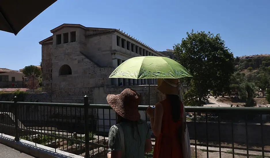 Έκτακτα μέτρα για τον καύσωνα: Τι ισχύει για τηλεργασία, delivery – Οι ώρες με παύση εργασιών