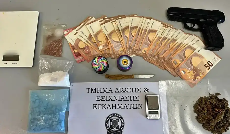 Σύρος: Είχαν πλημμυρίσει με χάπια ecstasy τα κλαμπ της - Τρεις οι συλλήψεις