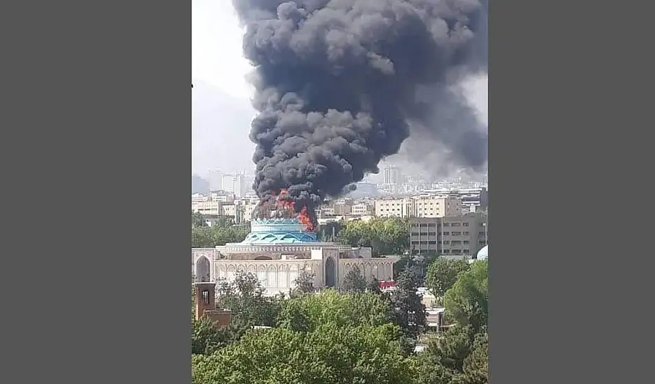 Τεχεράνη: Στις φλόγες η Αστυνομική Διοίκηση της πόλης