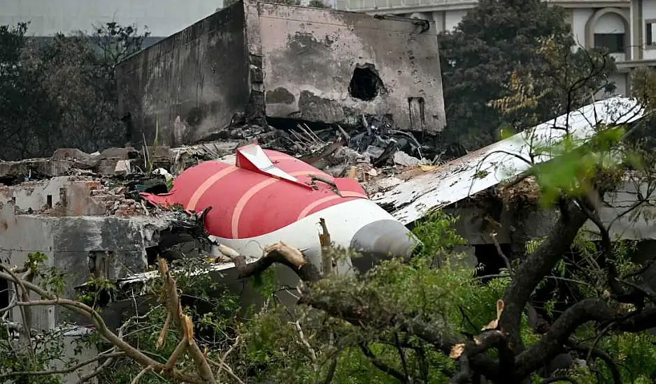 Ινδία: Πτώση αεροσκάφους της Air India – Το μοιραίο λάθος του συγκυβερνήτη στην απογείωση