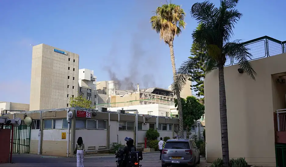 Μέση Ανατολή: Βροχή ιρανικών πυραύλων έπληξε το Ισραήλ.  Χτυπήθηκε νοσοκομείο στην Μπερ Σεβά