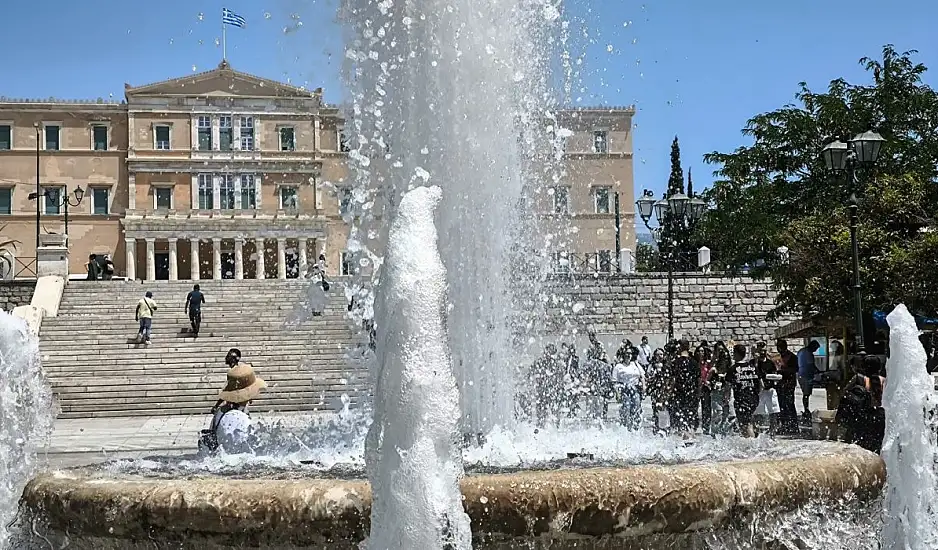 Καύσωνας: Νέο έκτακτο της ΕΜΥ – Στα ύψη ο υδράργυρος μέχρι την Κυριακή
