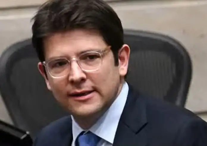 Κολομβία: Απόπειρα δολοφονίας του υποψήφιου προέδρου Μιγκέλ Ουρίμπε – Σε κρίσιμη κατάσταση