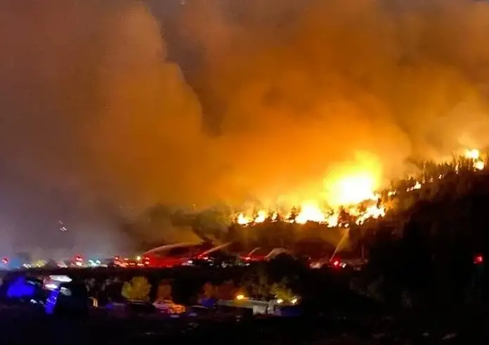 Τουρκία: Καίγεται η Σμύρνη. 93 πυρκαγιές σε 48 ώρες. Τούρκος δημοσιογράφος κατηγορεί PKK και Ελλάδα