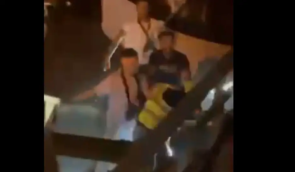 Κυψέλη: Βίντεο-σοκ από τον ξυλοδαρμό του υπαλλήλου της καθαριότητας του Δήμου