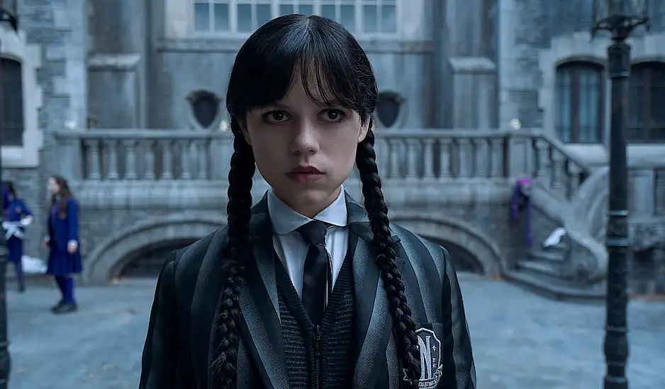 Netflix: Πότε θα δούμε τη 2η σεζόν της «Wednesday» – Πότε τελειώνει το «Stranger Things»