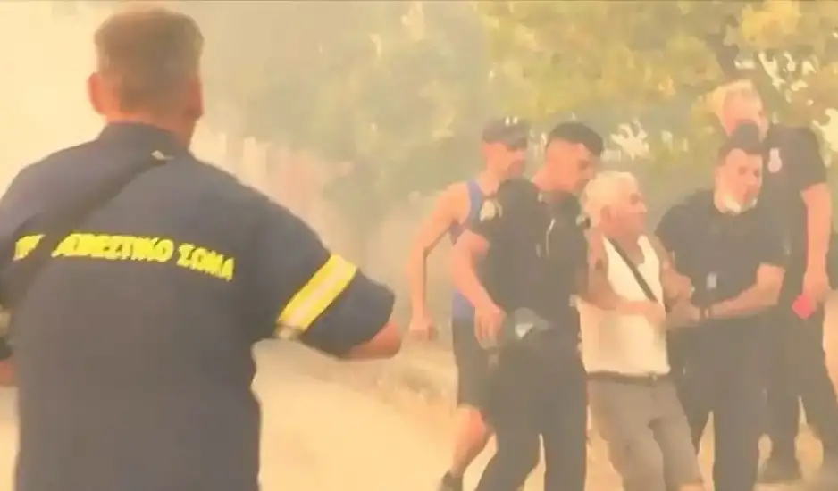 Κρυονέρι: Aπομακρύνθηκε κάτοικος που αρνούνταν να εγκαταλείψει το σπίτι του